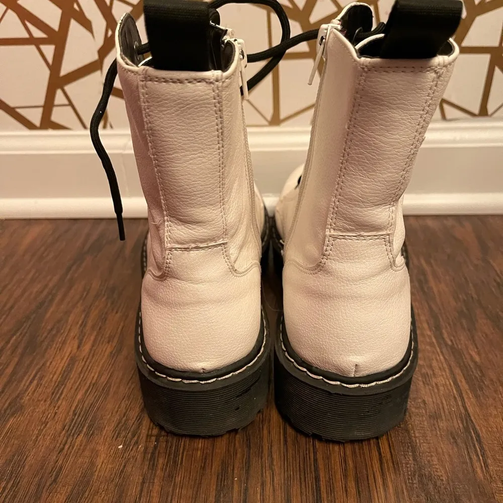 Sincerely Jules Harley Women Lace  Up Combat Boots White Faux Leather, Size 9.5 - Image 7