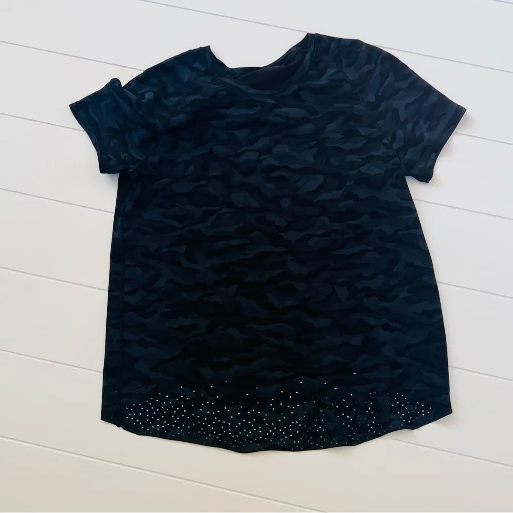Lululemon Quick Pace Black Camouflage T-Shirt - Image 2