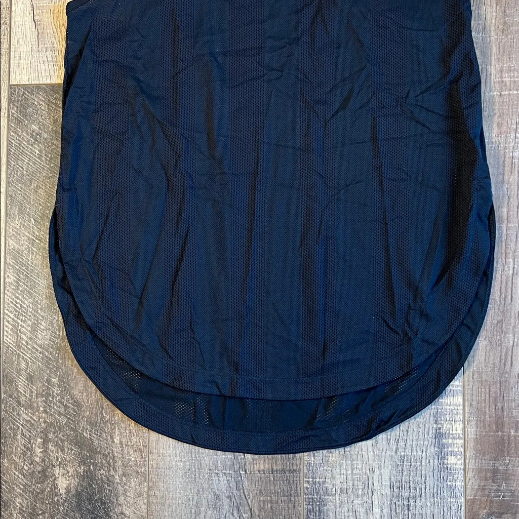 Nike Running Glam Dri Fit Black & Gold Mesh Tank Top Size Medium - Image 9