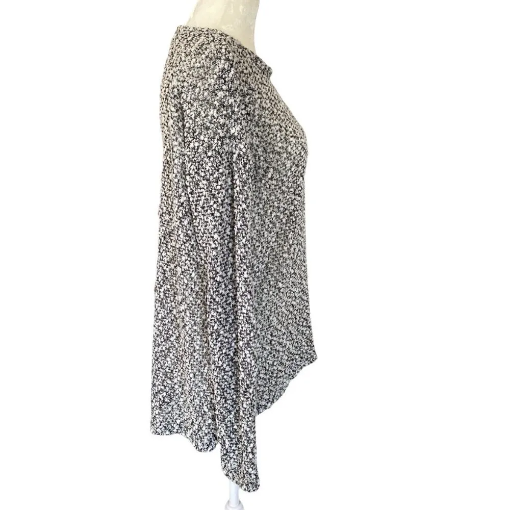 Aeropostale women's black and white long sleeve soft sweater size medium stretch - Image 3