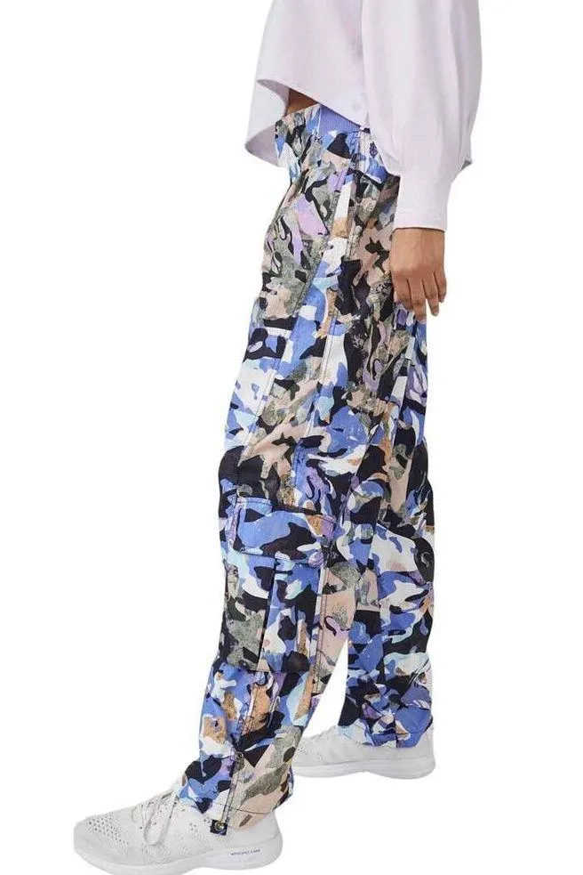 NEW Free People Mesmerize Me Print Cargo Pants Size Medium Purple Camo Wide Leg - Image 11