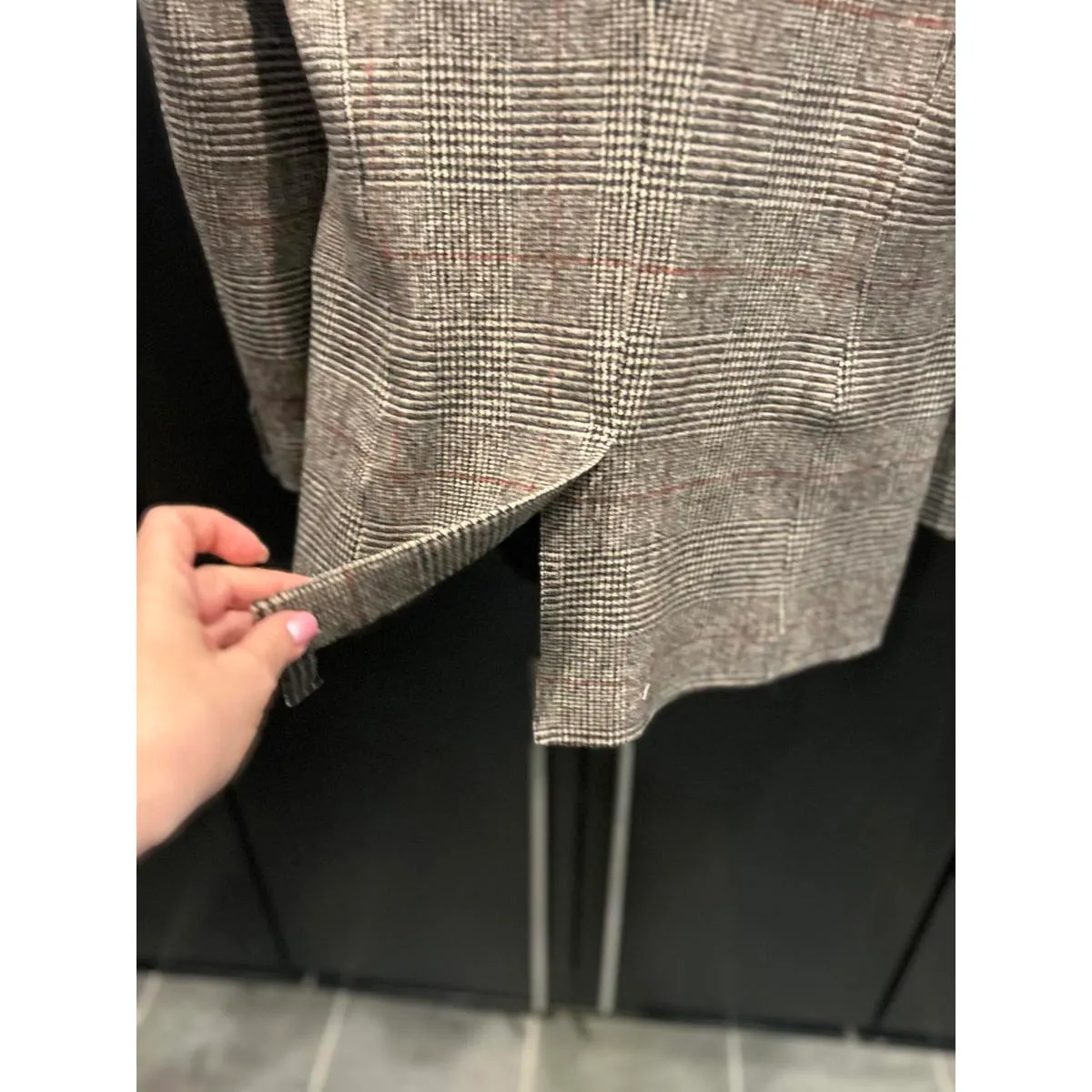 Elie Tahari Double-Breasted Blazer - Classic Houndstooth - Image 3