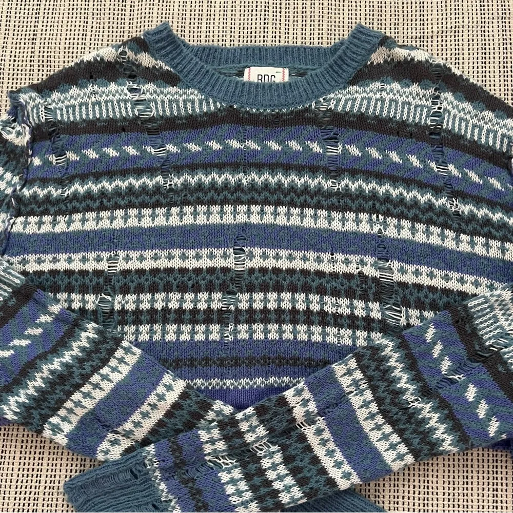 urban outfitters cropped boxy distressed fisherman style sweater - Image 2