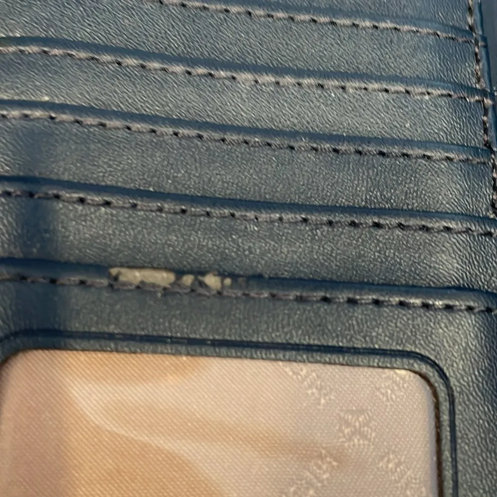 Michael Kors Continental Long Wallet with wristlet strap - Image 10