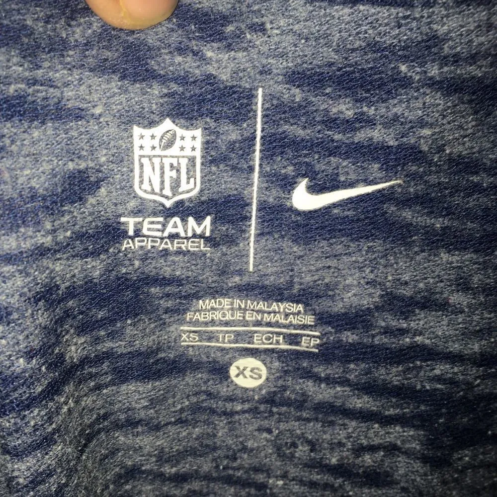 NFL Rams Nike XS oversized sweatshirt style shirt - Image 4