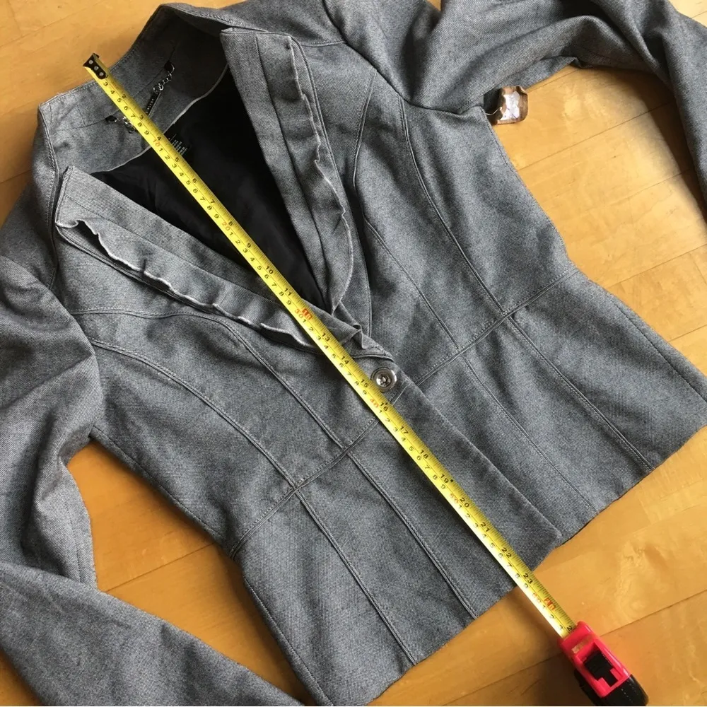 White House Black Market Ruffle, Tweed Knit Blazer, Gray, Silver, Size 4 - Image 13