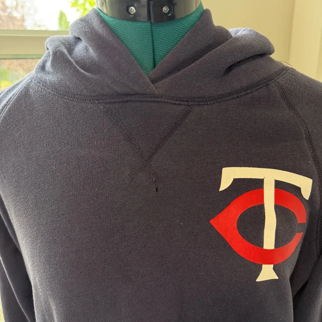 Victoria’s Secret PINK Navy Blue Minnesota Twins MLB Pullover Sweatshirt - Image 8