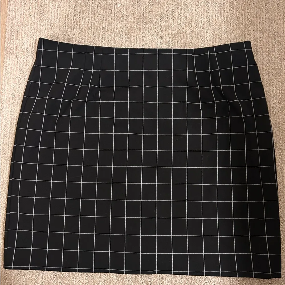 Amanda and Chelsea Windowpane Pencil Skirt - Image 3