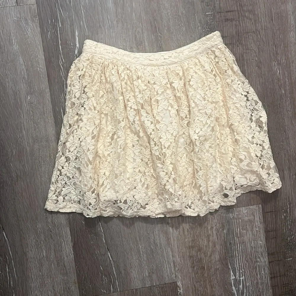 Forever 21 White Ivory Floral Lace mini Skirt - Image 2
