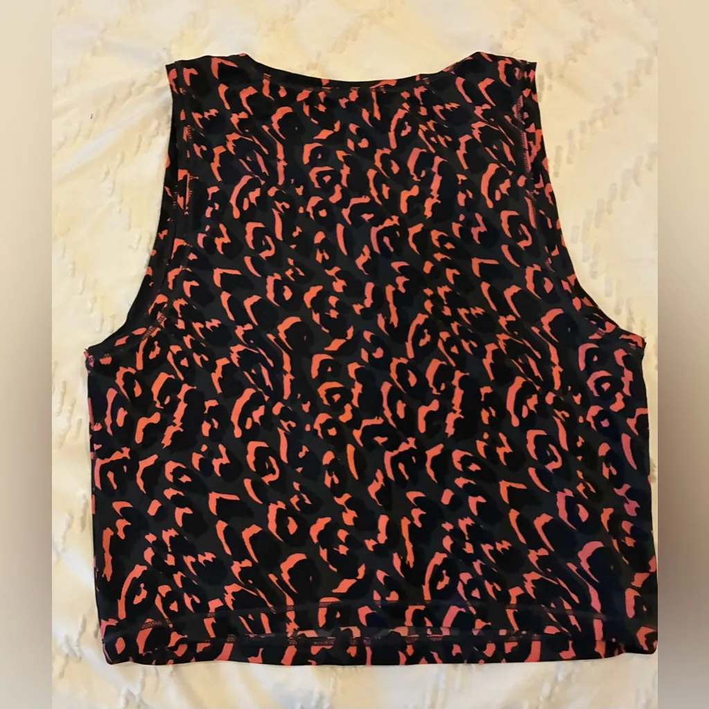 Sweaty Betty Women's Black and orange Leopard Print Crop Top small - Image 3