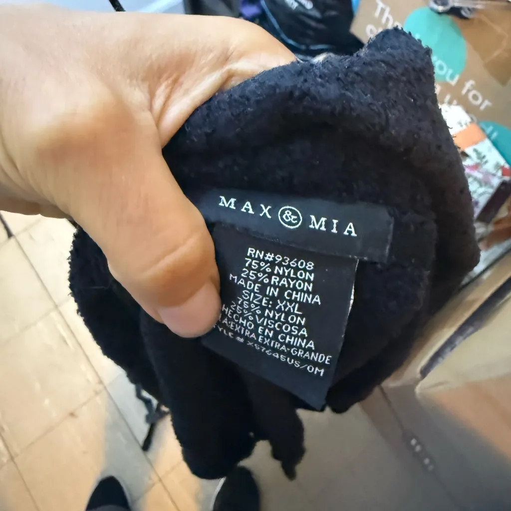 Max & Mia Black Chenille Cardigan Sweater - Image 3