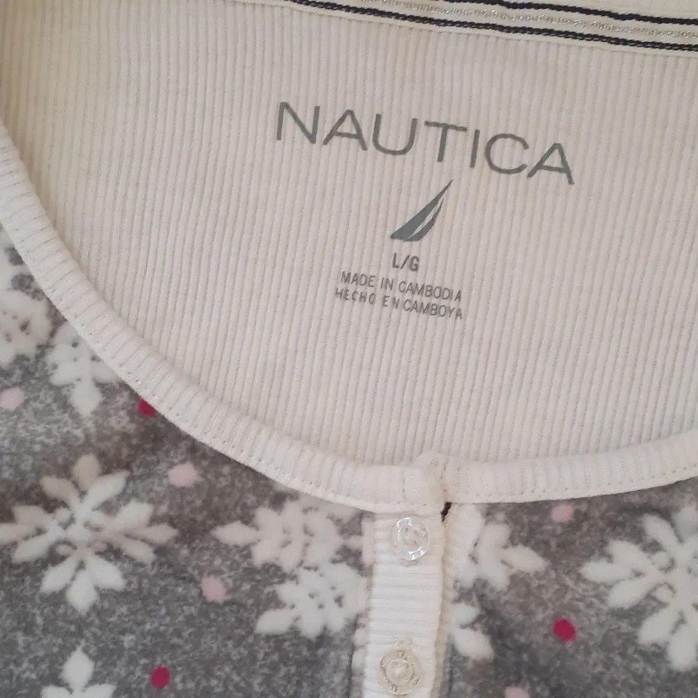 Nautica Snow Flake Fleece Pajama Set SIZE L - Image 4