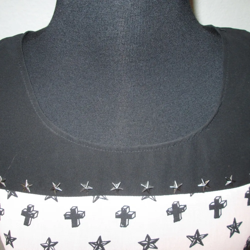 Edge Tank Top - Size Medium - Image 2