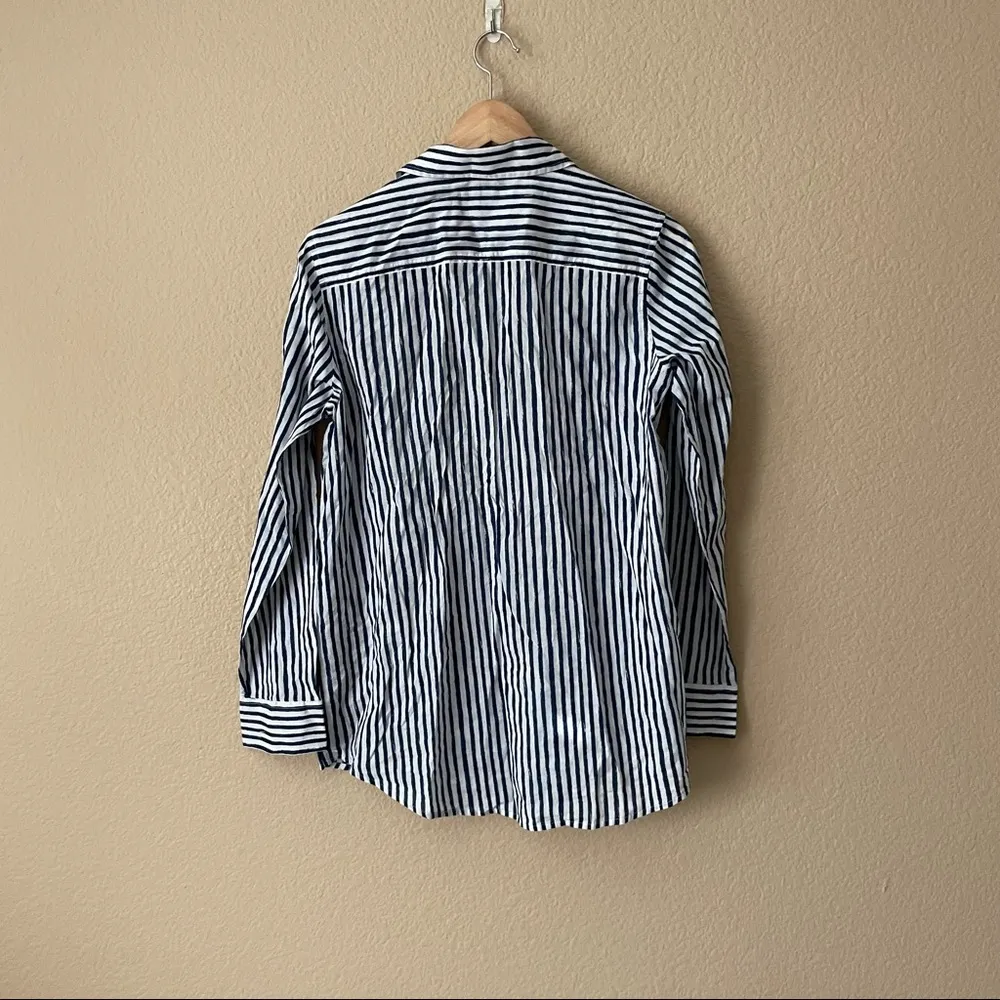 Banana Republic Striped button down Shirt With pockets - Image 29