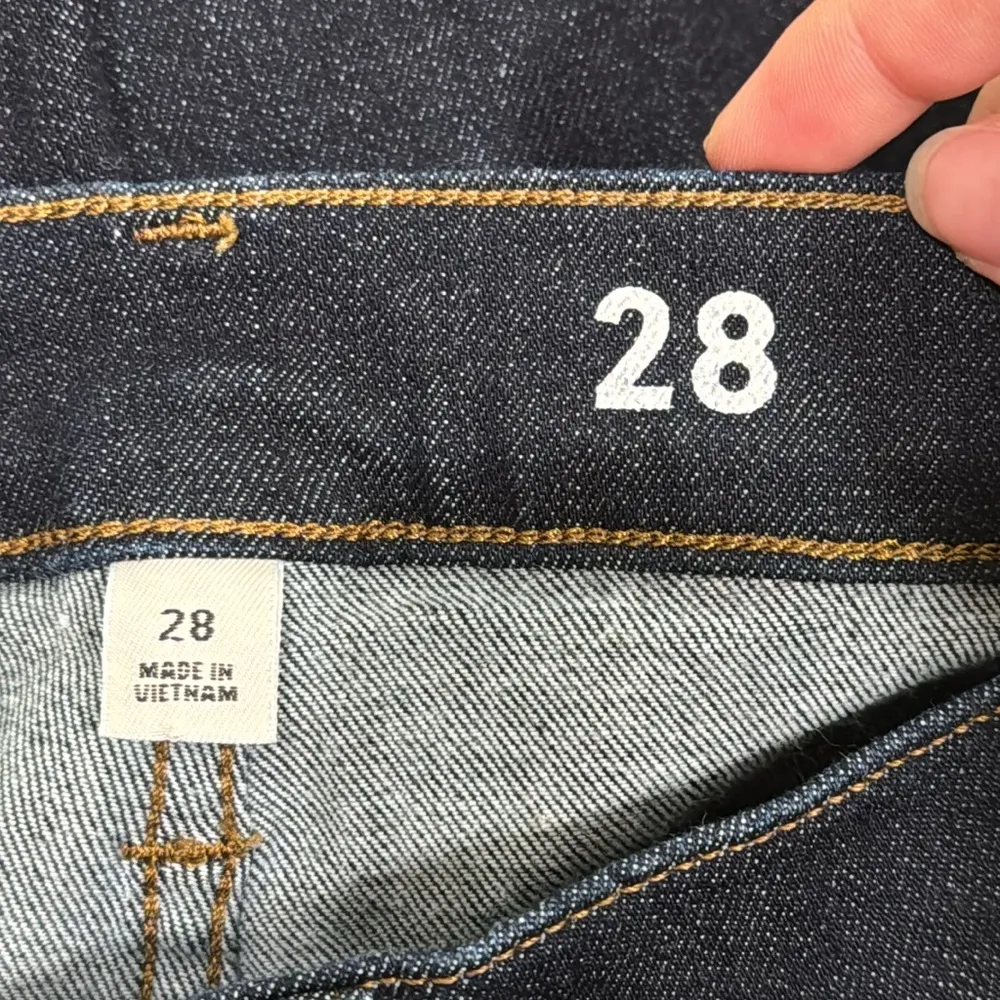 J Crew women’s 9” mid-rise vintage slim-straight jeans in resin rinse size 28 - Image 11