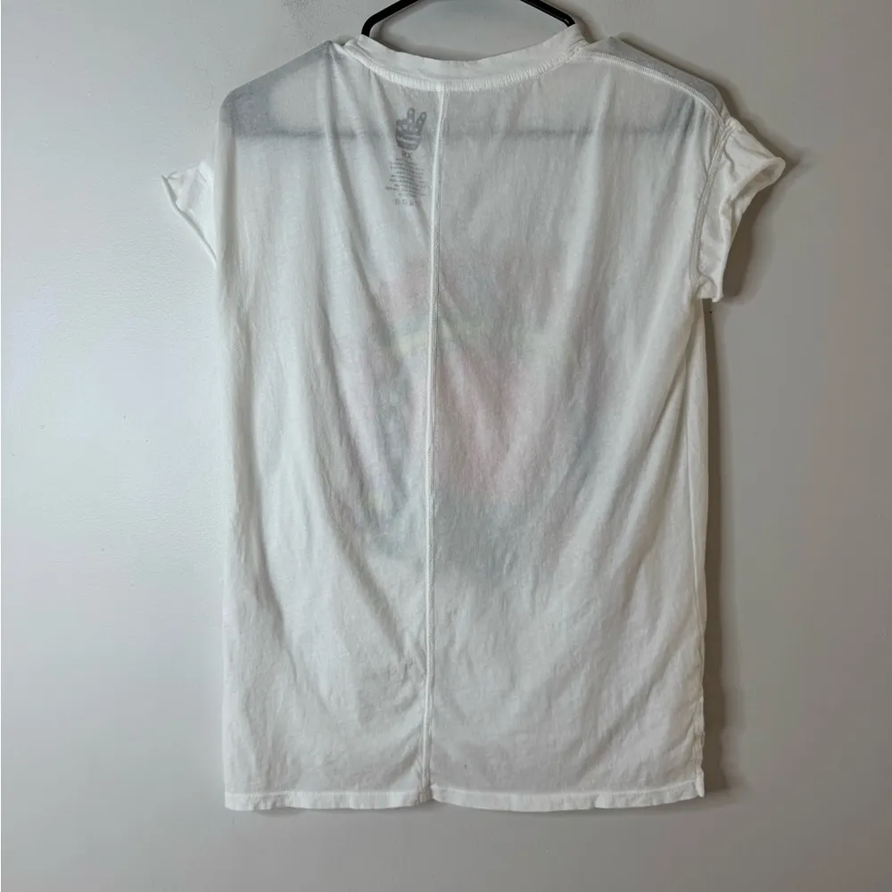 Revolve Junk Food Coca Cola Flowers Tee in Vintage White XS - Image 5