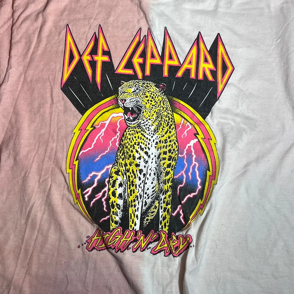 Def Leppard  Size L Hign N Dry Classic Rock T-shirt Tie Dye Music Band - Image 3