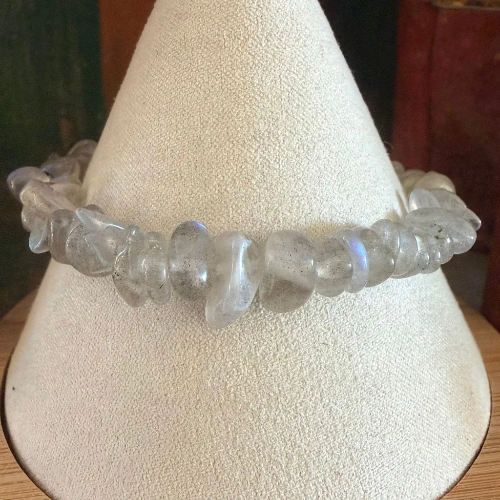 Labradorite Chip Bead Stretch Bracelet - Image 3