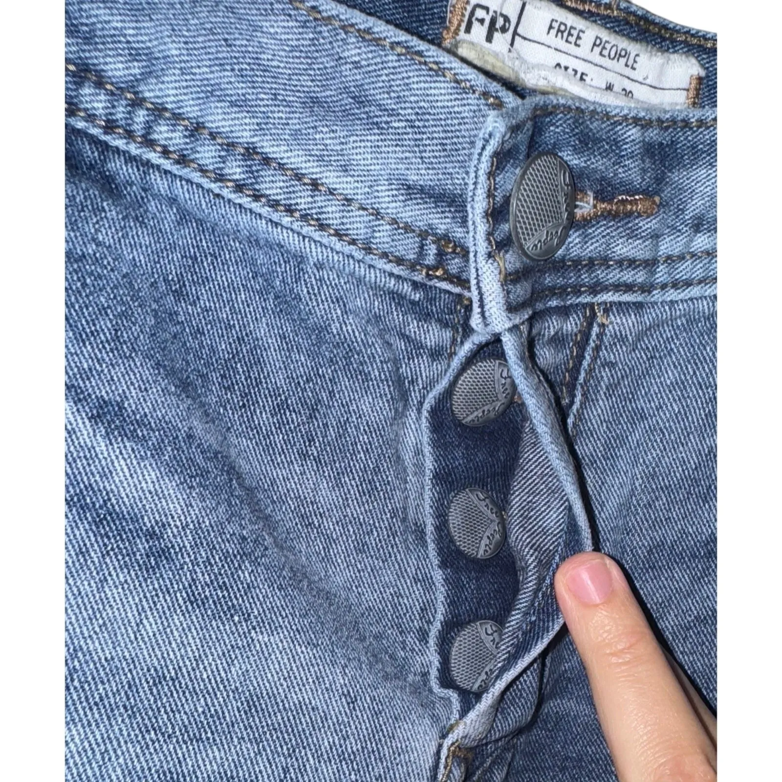 Free People Cut Off Shorts Light Wash Button Fly Distressed Women's 29 Mid Rise - Image 4