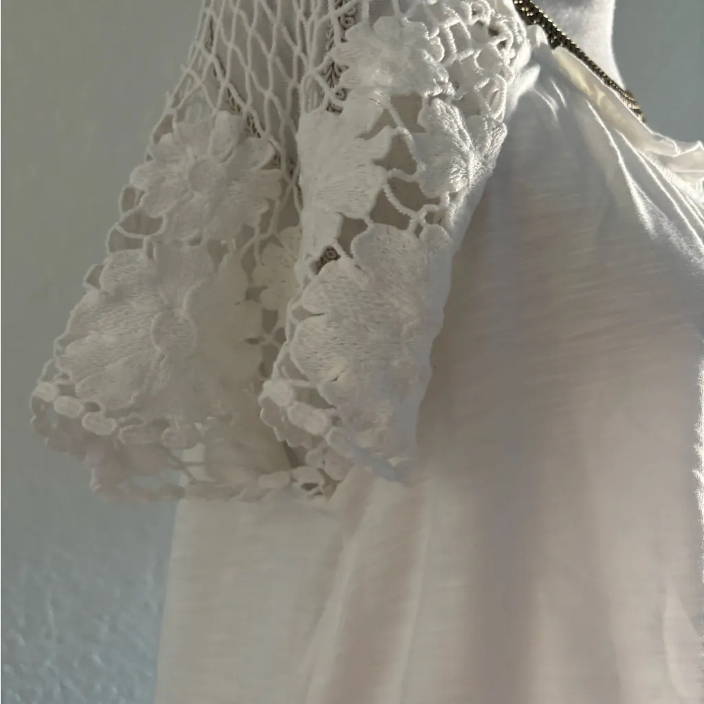 Eyeshadow White Lace Sleeve Blouse - Image 3