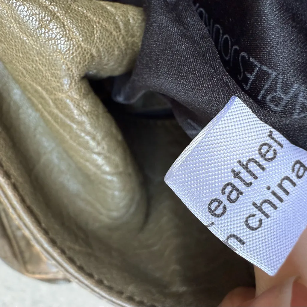 Charles Jourdan Khaki Green Pebbled Leather Studded Large Shoulder Bag - Image 6