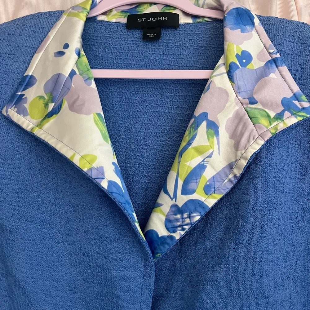 St. John Blue and Cream Blazer with Floral Trim - Image 3