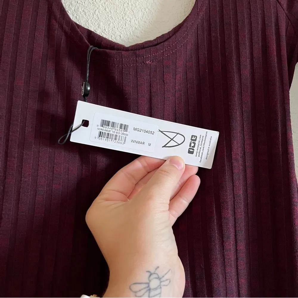 NWT MINKPINK Nora Ribbed Waist Tie Maroon Side Slit Midi Dress Size Medium - Image 7