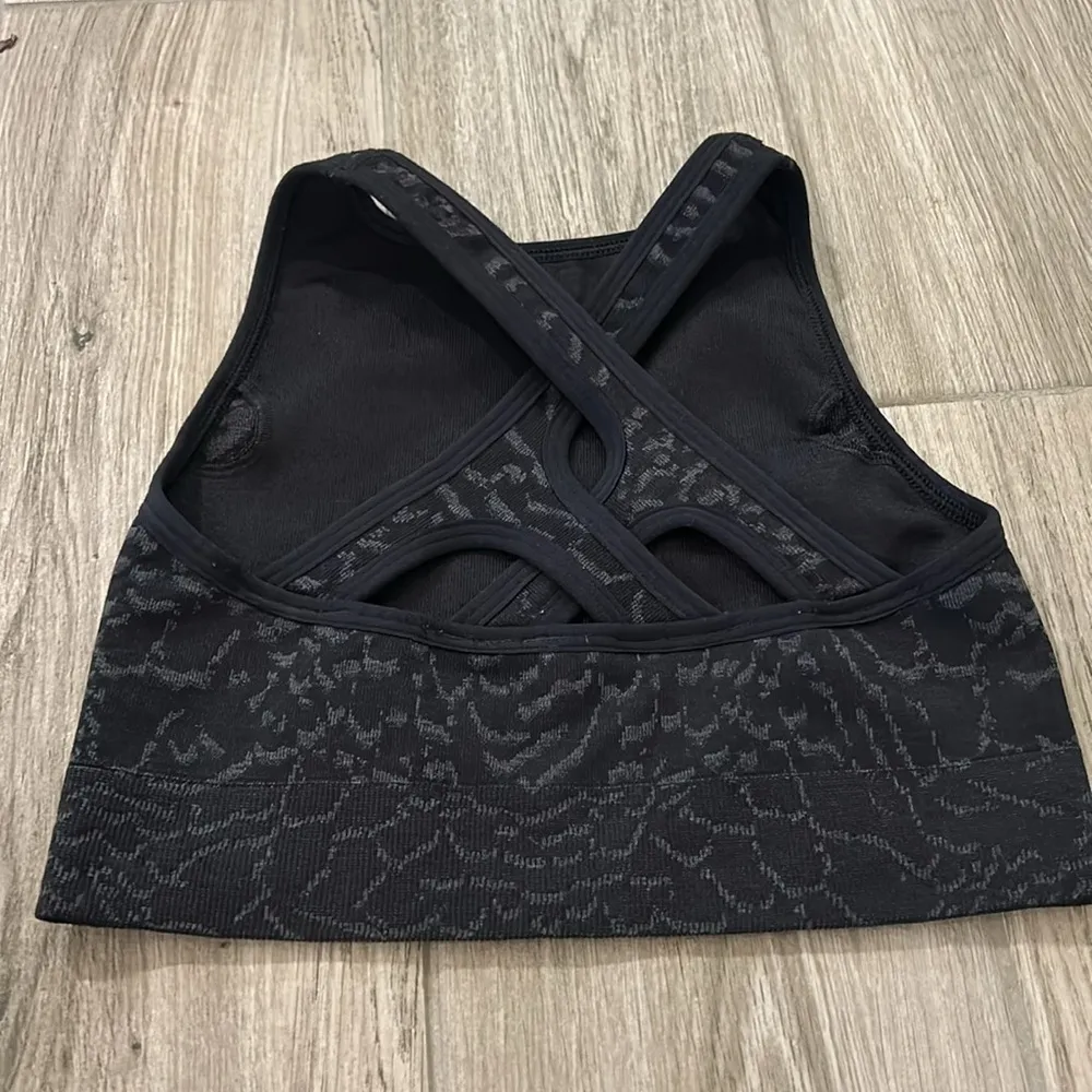 Gymshark sports bra - Image 2
