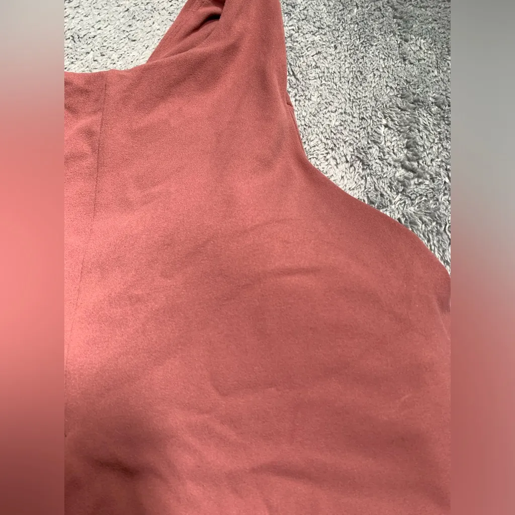 Athleta conscious cut out crop top large padding - Image 4