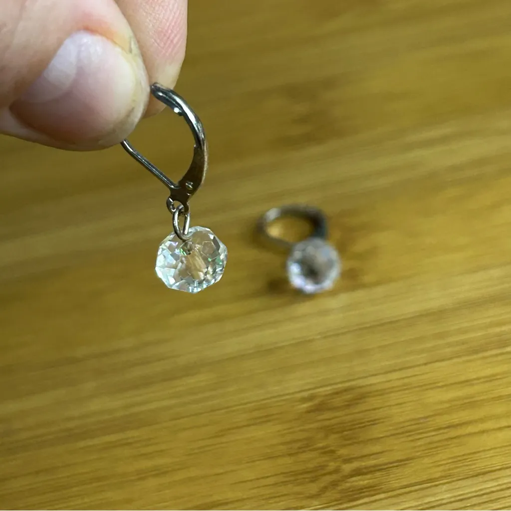 Vintage Elegant Silver Crystal Drop Earrings - Image 3