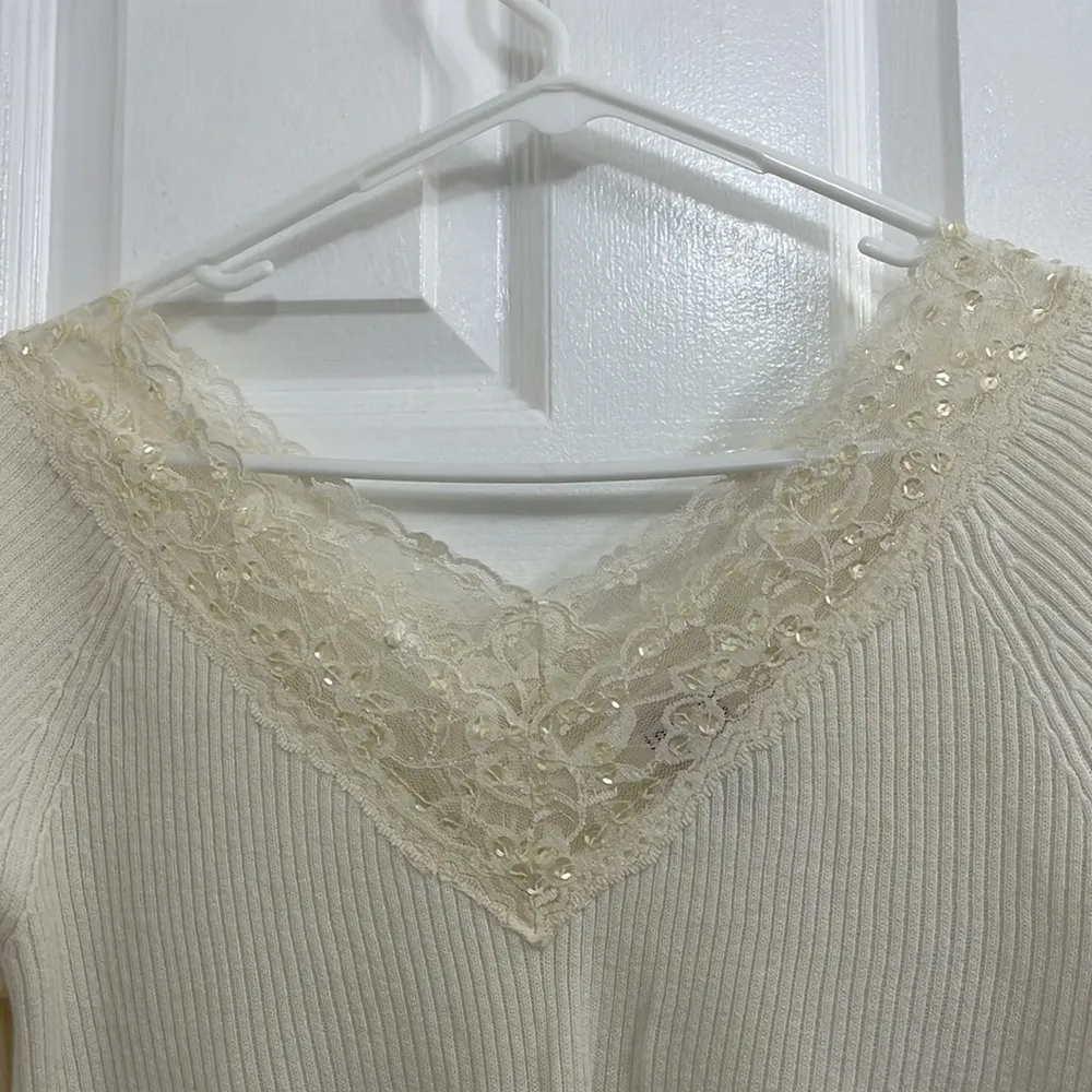 Inspire by one step women’s vintage v neck ribbed lace sweater size L Size L - Image 2