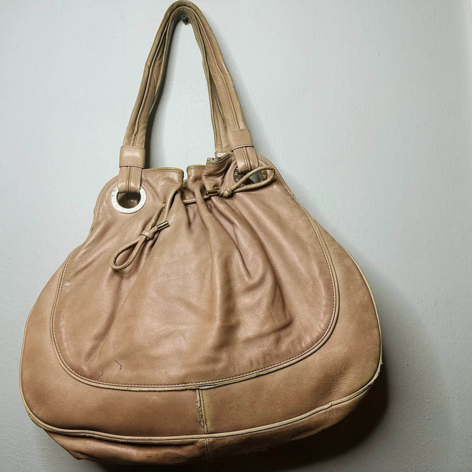 BULGARI BVLGARI Beige Leather Ruched Leather Gold Tone Hardware Hobo Bag - Image 7