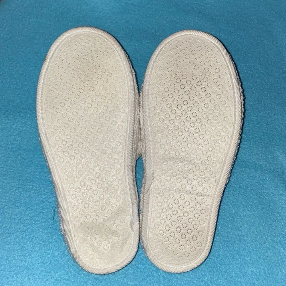 Spa slippers slip on comfy cushy fuzzy white rubber non - Image 4