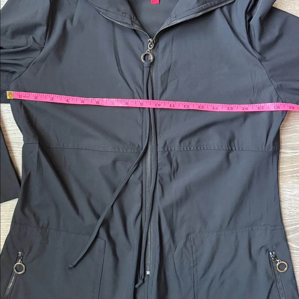 IC Collection Black Zip - Image 10
