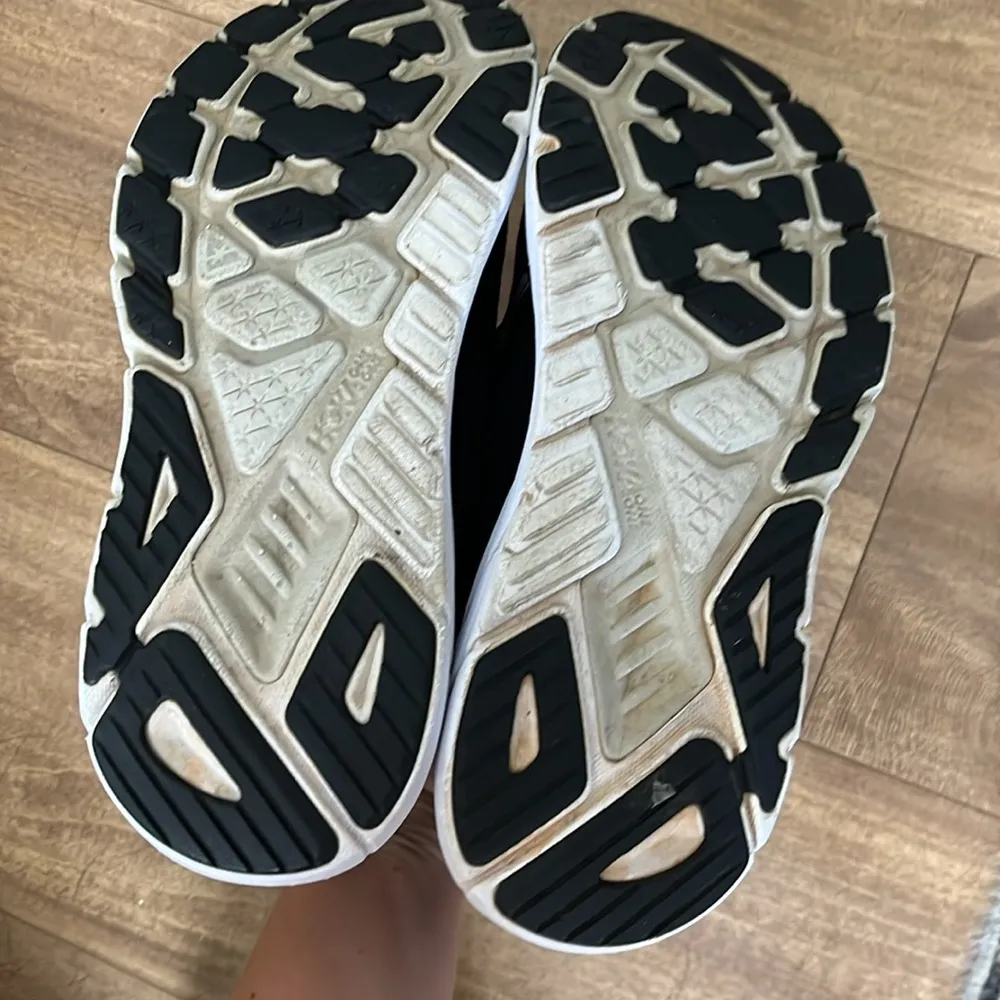 Hoka Arahi 6 Black Gray Running Shoes Sneakers Womens Size 8 - Image 9