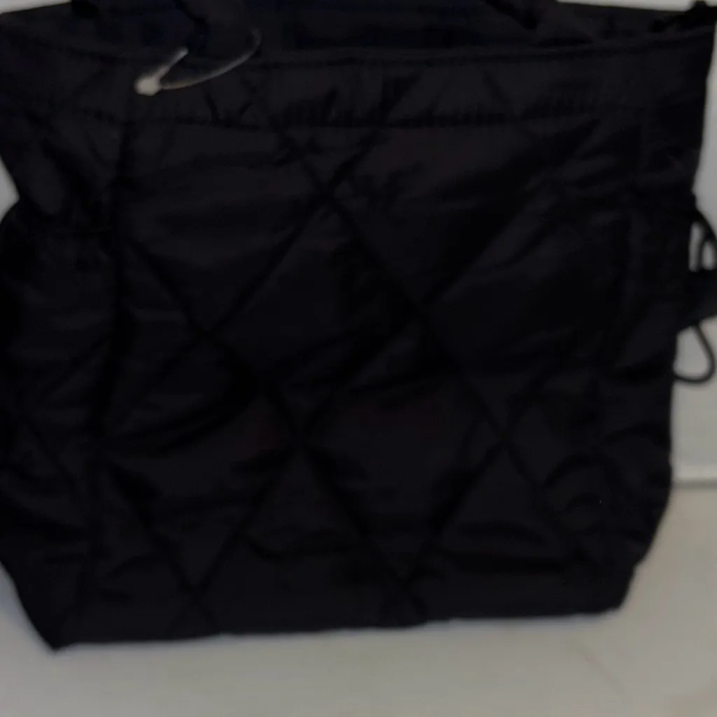 VERA BRADLEY SMALL BLACK NYLON TOTE WITH HANDLE AND CROSSBODY STRAP ZIP CLOSURE - Image 6