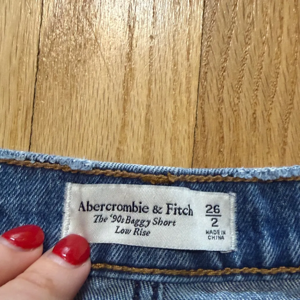 Abercrombie & Fitch The 90s Baggy Short Low Rise Sz 2/26 - Image 2