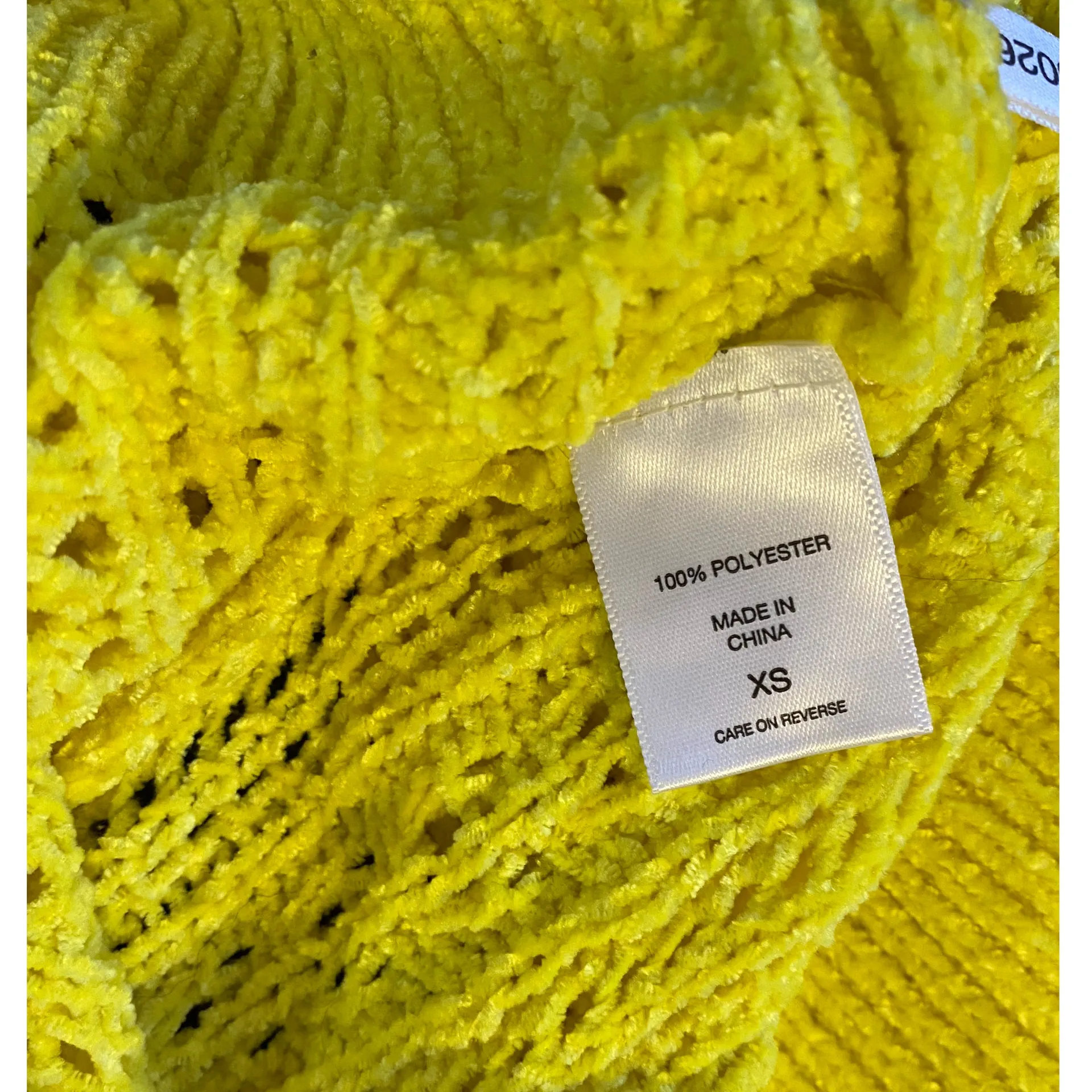 NY & COMPANY Crew-Neck Yellow Neón Fisherman knit Eyelet Sweater Women size XS - Image 5