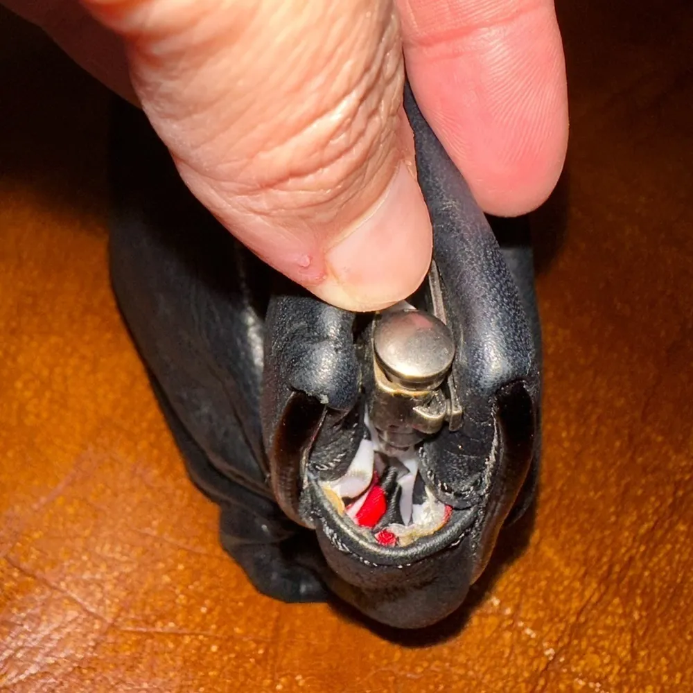 GUC  VINTAGE FOSSIL  BLACK LATHER CLUTCH 12x5x1  inch - Image 8