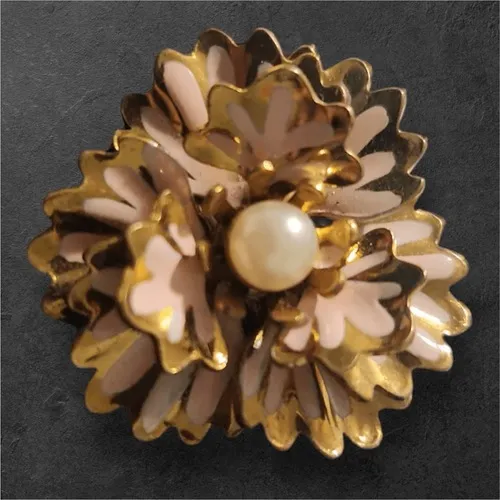 80s‎ Vintage Pearly Pink Gold Toned Floral Leafy Brooch Pin Whimsical Feminine - Image 2