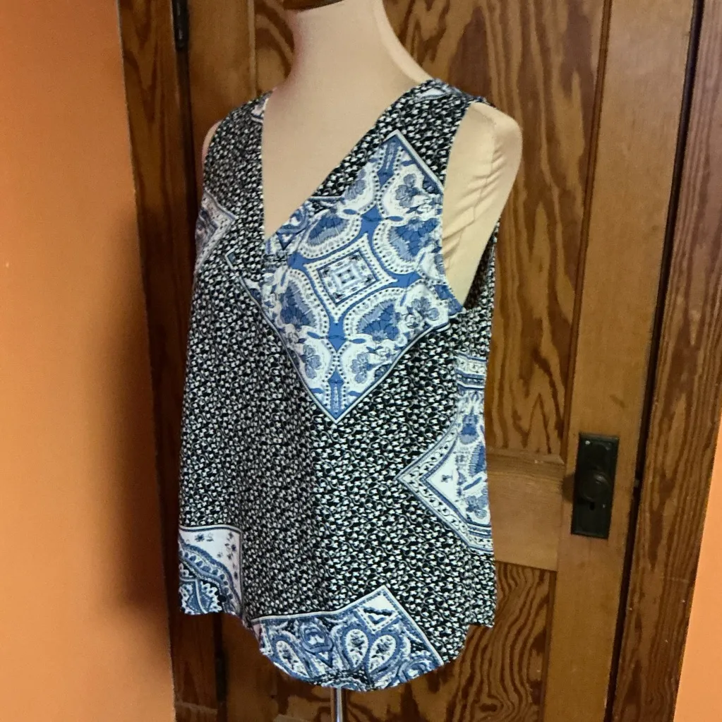 Skies are Blue Patchwork V neck Tank Top - Image 7