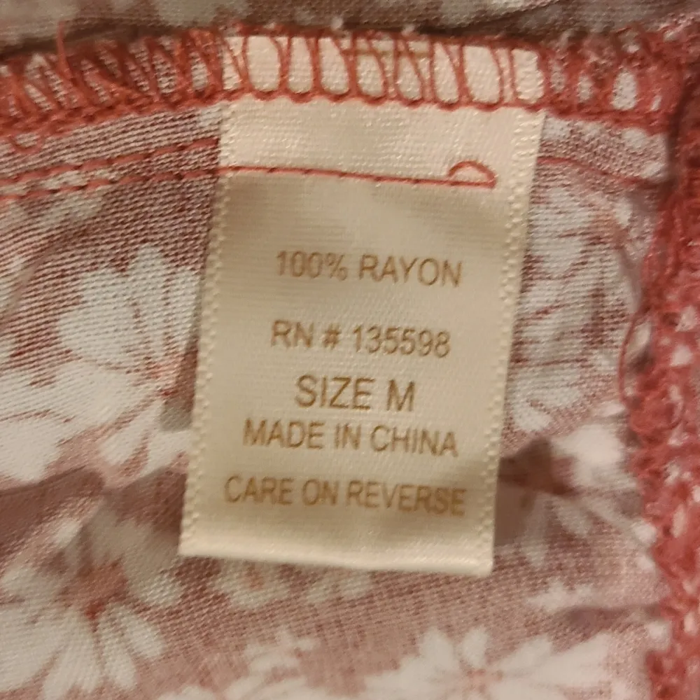 Liberty Love Maroon Floral Off the Shoulder Longsleeve Crop Top Size Medium - Image 5