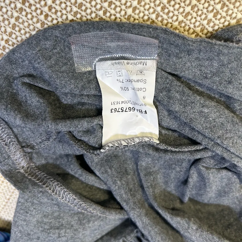 Gray Distressed women’s cropped T - Image 4