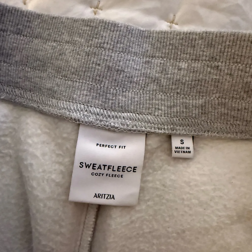 Aritzia  Gray Sweatfleece Pants - Image 4