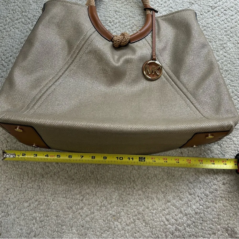 Michael Kors Isla Boho Summer Canvas Shoulder Tote Bag  *small Mark On Handle - Image 8