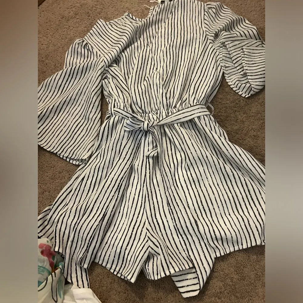 NWT Davi & Dani medium striped romper - Image 3