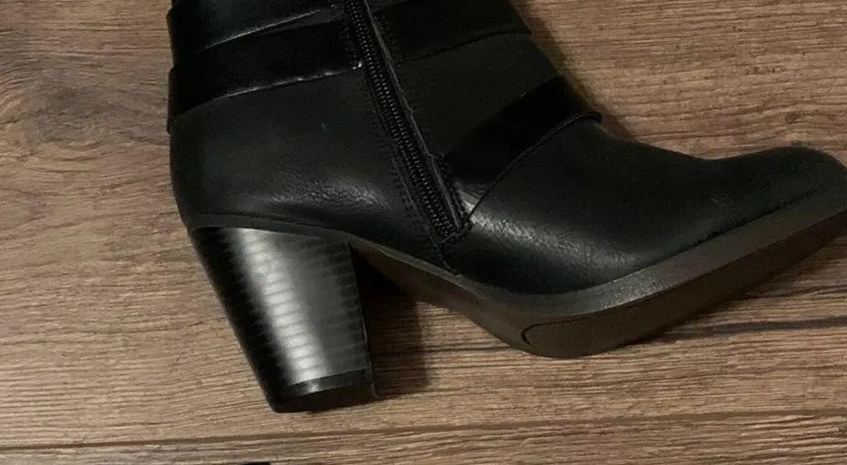 NWOB  Buckle Booties “Vinci” Size 7.5 Black - Image 3