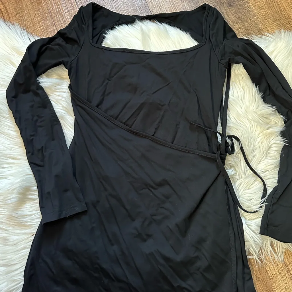 RUMORED Swan Lake Open Back Mini Dress Black Size M - Image 6