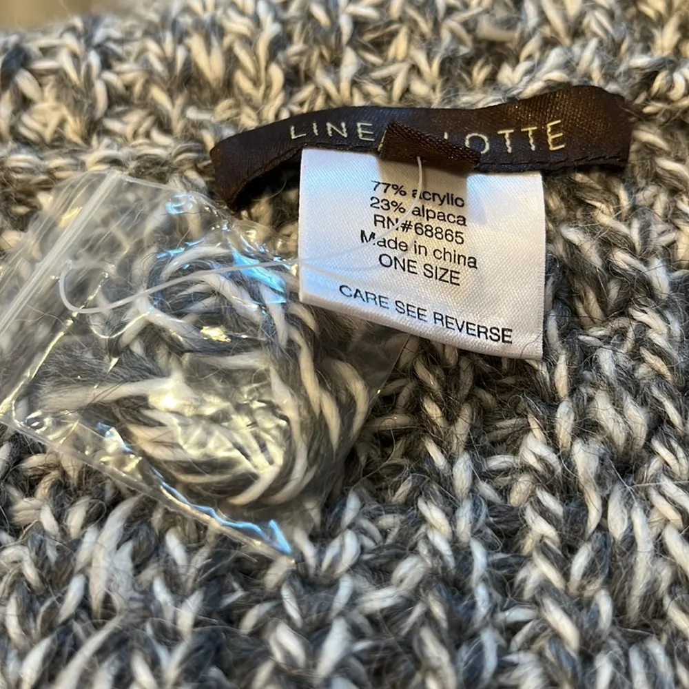 Line+Lotte Alpaca Blend Gray & White Infinity Scarf OS - Image 5