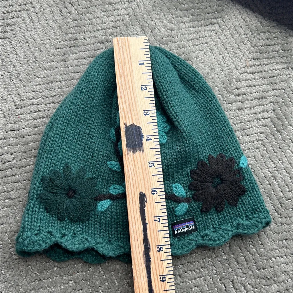 Patagonia Women’s Merino Wool Knit Beanie Floral One Size - Image 7